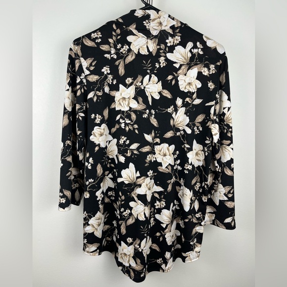 Clientele Floral V-Neck Blouse Black & Cream Print Women’s Size Medium - Picture 2 of 6